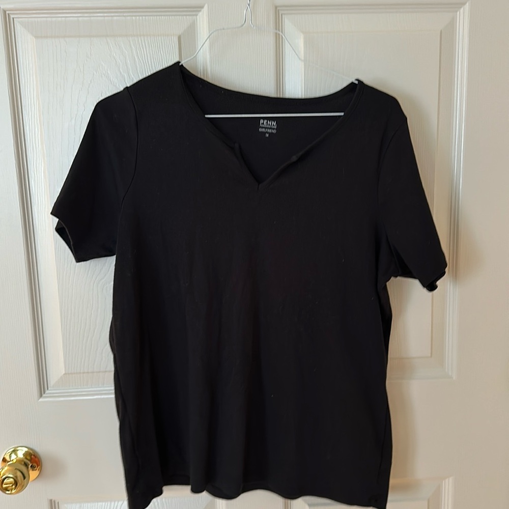 Black Tee